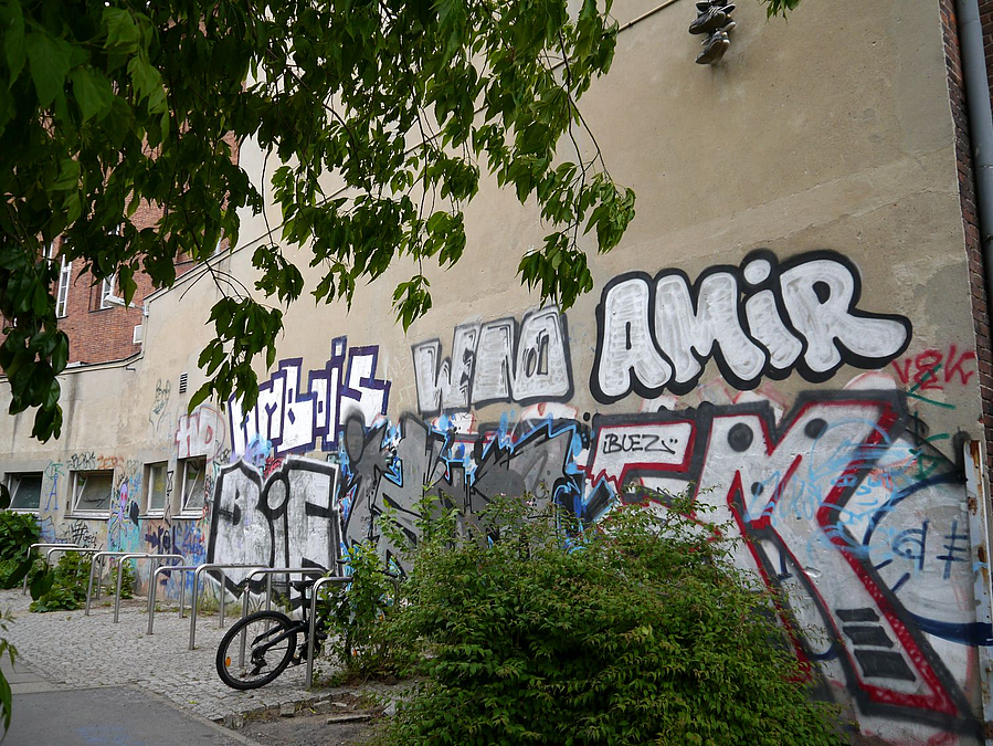 Graffiti an Brandwand