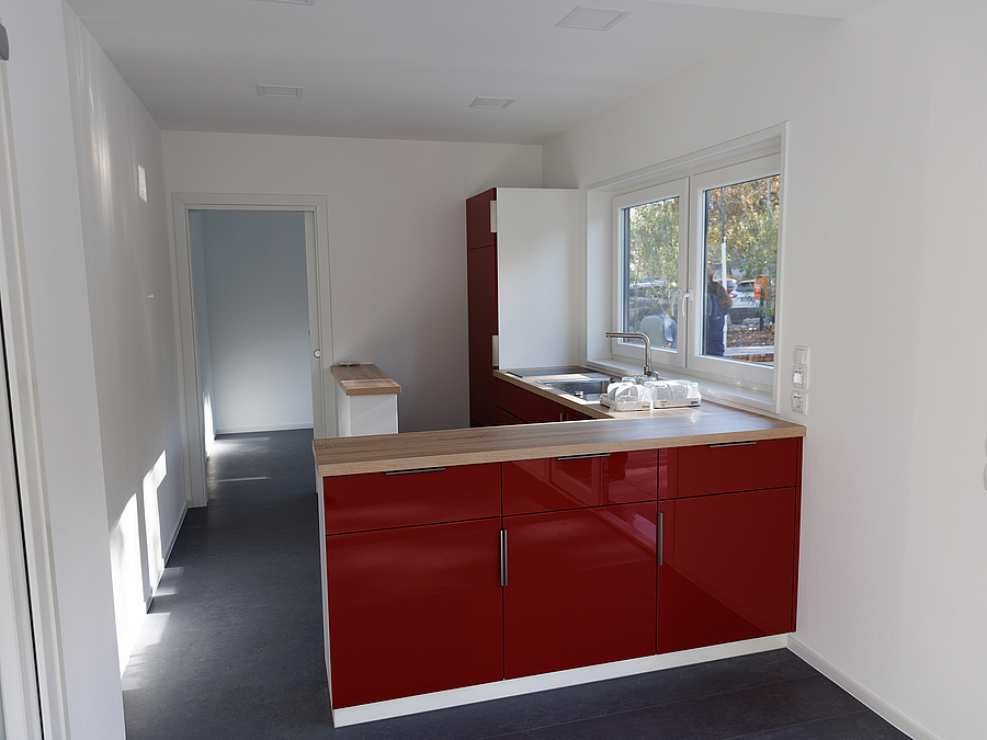 Moderne Küche in Rot