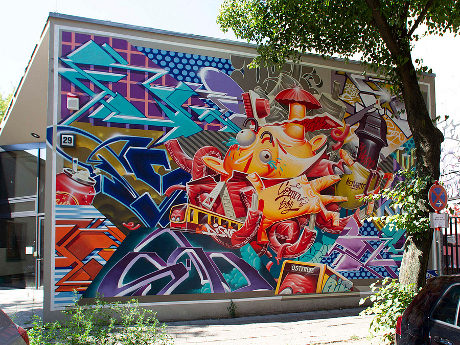 Wand mit buntem Graffiti-Wandbild